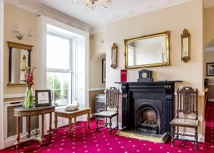 Uppercross House Hotel